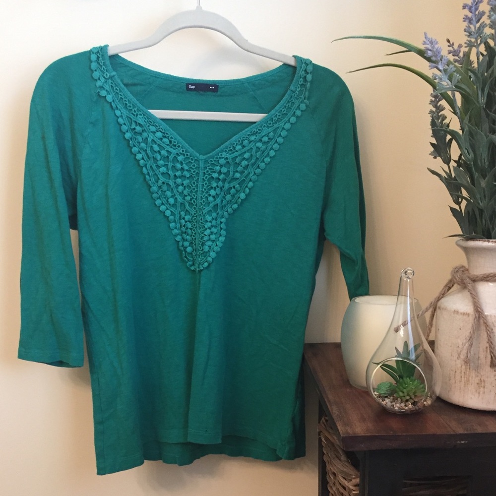 🌻3 FOR 10🌻 • 💚LIKE NEW💚Gap cotton lace front
